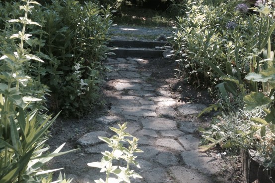 gardenpath2